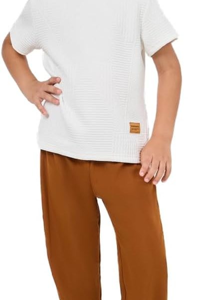 STYLI Boys Patch Detail Textured T-shirt and Relaxed Fit Pant Set