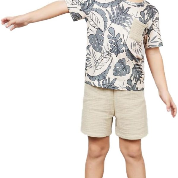 STYLI Boys Tropical Print T-Shirt with Short Sleeves & Textured Shorts Set