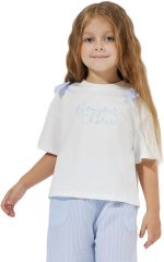 ⁦STYLI Girls Slogan Print Oversized T-Shirt & Striped Pants Set⁩ - الصورة ⁦2⁩