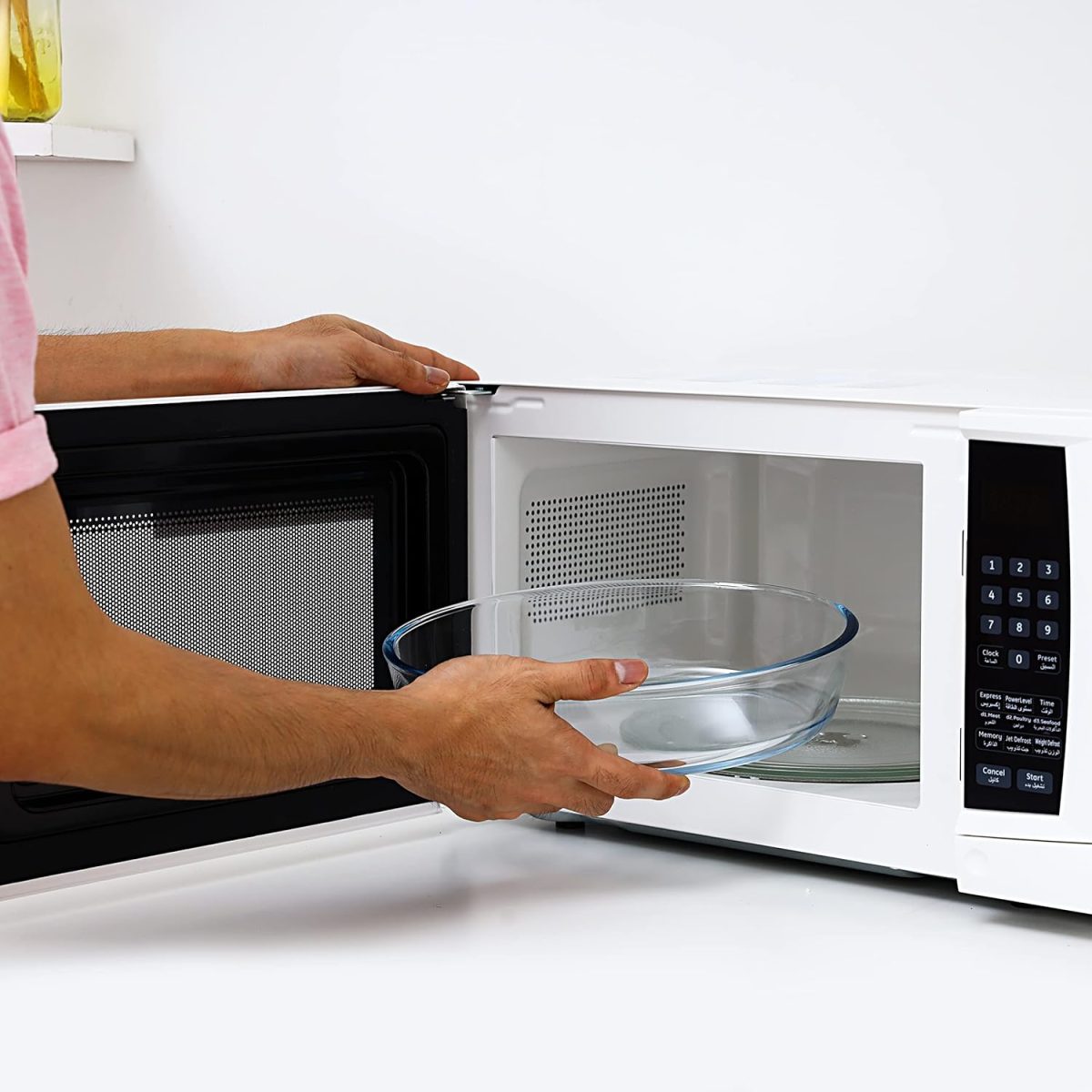 ⁦Geepas 20 Liter Digital Microwave Oven with Defrost Function | Model No GMO1895 with 2 Years Warranty⁩ - الصورة ⁦5⁩