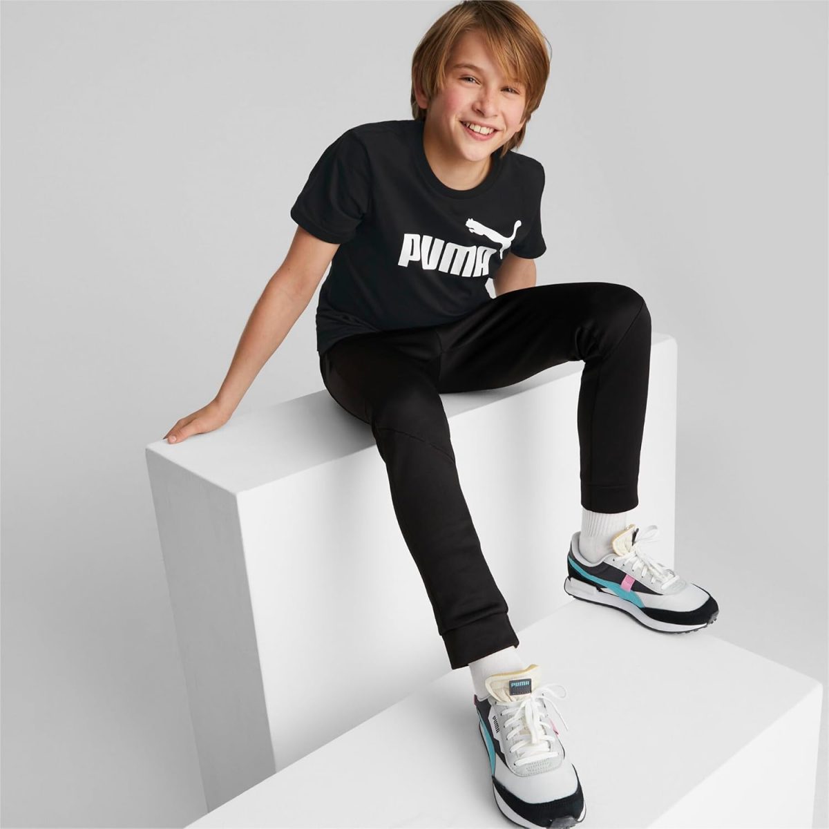 ⁦PUMA Boys ESS Logo Lifestyle Kids Shirts⁩ - الصورة ⁦5⁩