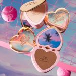 ⁦Too Faced Cosmetics Original, Born The Way, Soft Blue, Flexible Finish Setting Powder, Powder for Fixing, Blending and Retouching Make-Up, 4.8 g, Colour Light⁩ - الصورة ⁦5⁩