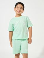 ⁦Styli Boys 2111398113 Slogan Print T-Shirt & Shorts Set⁩ - الصورة ⁦2⁩
