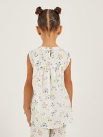 ⁦Styli Girls Floral Printed Sleeveless Pleated Top⁩ - الصورة ⁦5⁩