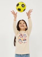⁦Styli Girls Graphic Print Regular Fit T-Shirt⁩ - الصورة ⁦2⁩