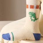 ⁦5 Pairs of Children's Socks, Fashion Fleece Thickened Warm Fabric, Autumn And Winter New Mid-Calf Socks, Daily Wear, M⁩ - الصورة ⁦9⁩