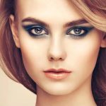 ⁦Azonee Black White Smokey Eyeshadow Palette, 9 Colors Matte Glitter Eyeshadow Makeup Palette Silver Gray Eye Shadow for Girls and Women, with Prism Mirror⁩ - الصورة ⁦2⁩