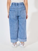 ⁦STYLI Girls Flower Applique Trim Wide Leg Jeans⁩ - الصورة ⁦5⁩