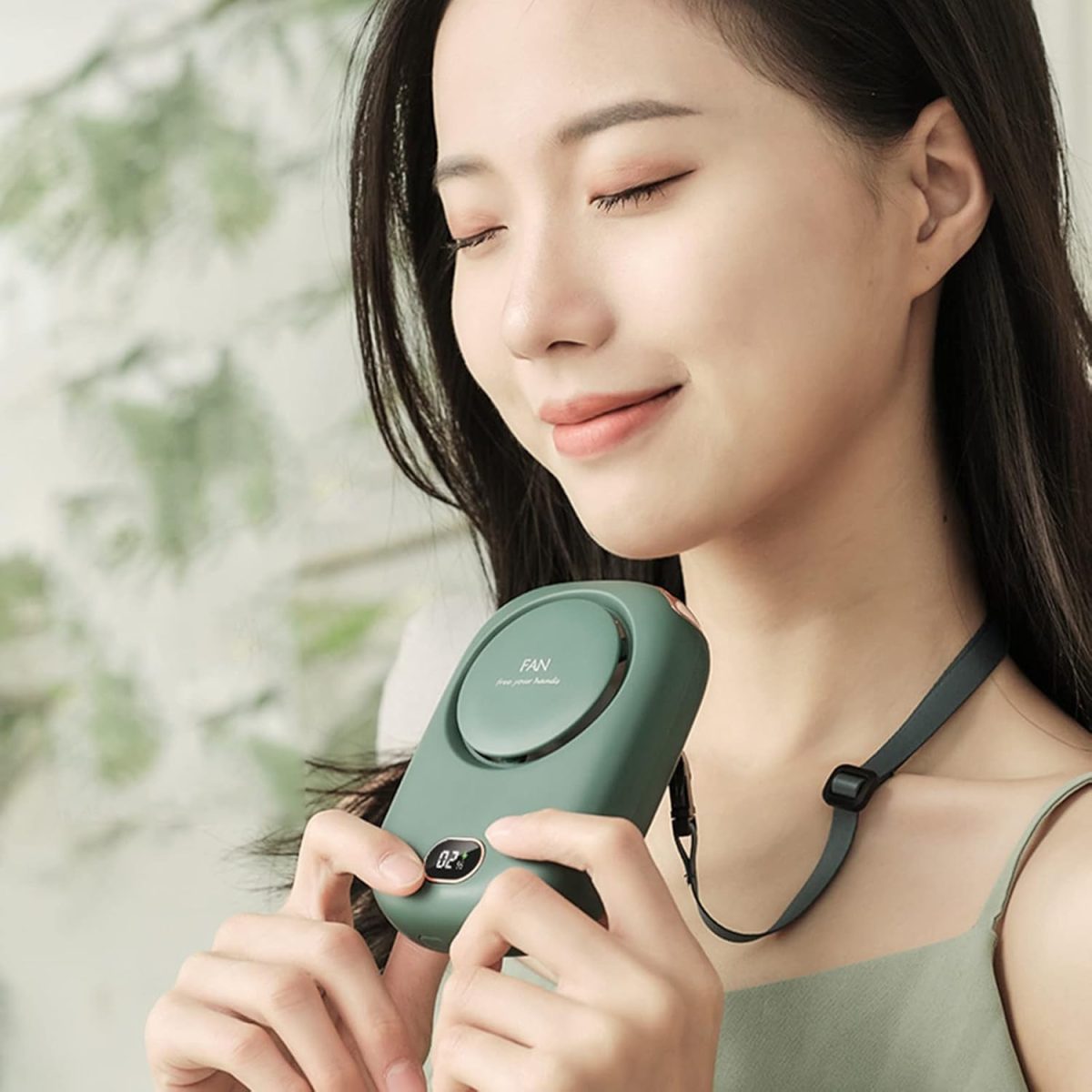 ⁦MAKINGTEC Portable Neck Fan, USB Rechargeable Fan Hands-Free Personal Fan with Adjustable Lanyard Design Compact Travel Fan 3 Wind Speed Settings Wearable Fan for Indoor Outdoor Travel (Green)⁩ - الصورة ⁦5⁩