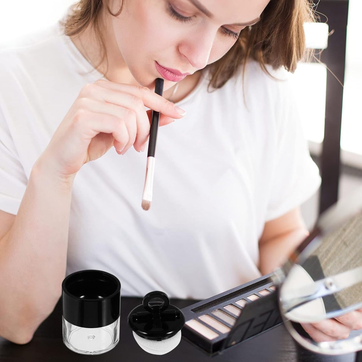 ⁦Empty Loose Powder Box, with Powder Puff and Sifter Refillable Plastic Loose Powder Containers DIY Makeup Powder Case Powder Jar for Makeup Face Body Loose Powder, 2 Pack, Black Empty Loose Powder Box⁩ - الصورة ⁦3⁩