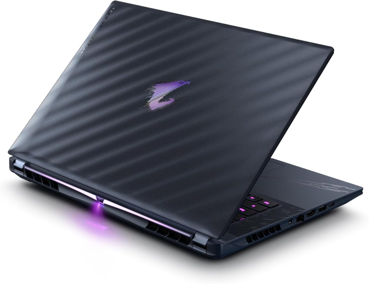 ⁦GIGABYTE AORUS Master 16 Gaming Laptop - 240Hz 2560x1600 OLED - NVIDIA GeForce RTX 5080 - Intel Core Ultra 9 275HX - 1TB SSD with 32GB DDR5 RAM - Windows 11 Home AD (AORUS Master 16 BYH-C5USE64SH)⁩ - الصورة ⁦5⁩