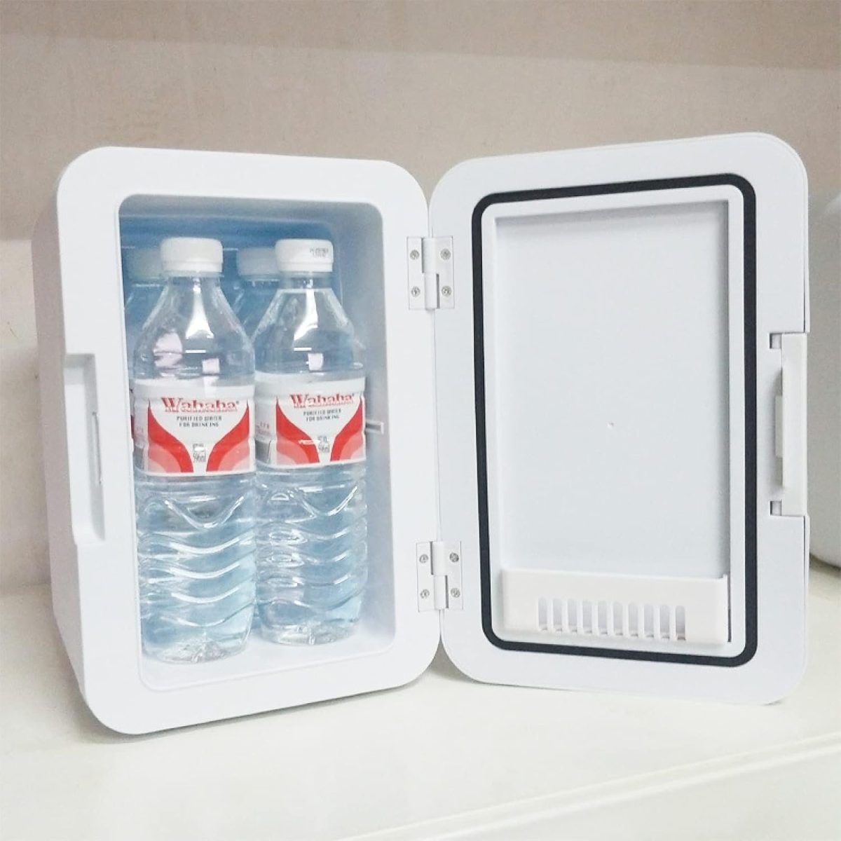 ⁦MXMMUB 4 Liter Mini Fridge Beverage Cooler, Mini Car Freezer for Home, Bedroom, Car, Holiday, Food Drinks,Silver⁩ - الصورة ⁦7⁩