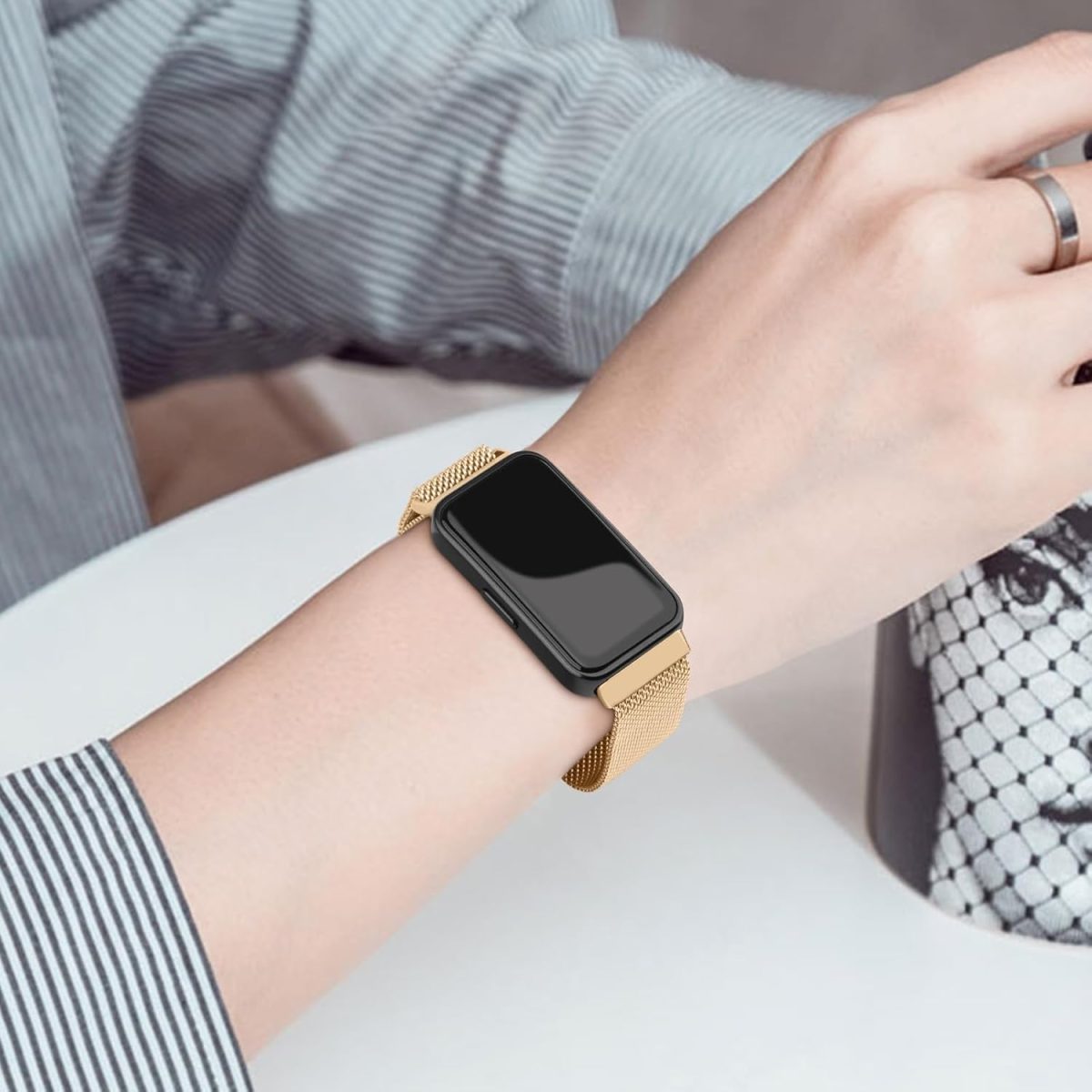 ⁦Metal Strap for Huawei Band 9/Huawei Band 8 Strap, Adjustable Stainless Steel Strap with Magnetic Buckle for Huawei Band 9/8 Band Women Men⁩ - الصورة ⁦5⁩