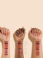 ⁦Rare Beauty Tinted Lip Oil | Delight⁩ - الصورة ⁦3⁩