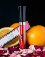 ⁦Aromi Orange Liquid Lipstick, Bright Red Tangerine Lip Color with Matte Finish, Long Lasting Lipstick, Vegan, Cruelty-free, Handmade (Orange Tangerine)⁩ - الصورة ⁦3⁩