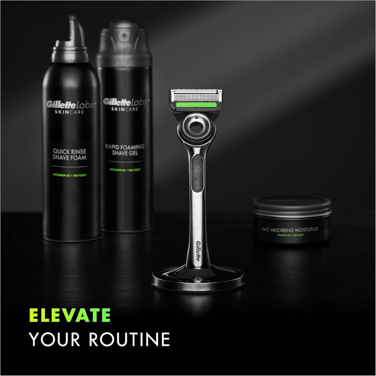 ⁦Gillette Labs Men's Razor + 1 Razor Blade Refill, with Exfoliating Bar, Includes Premium Magnetic Stand⁩ - الصورة ⁦6⁩