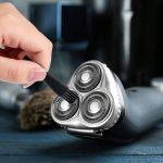 ⁦MAKINGTEC 8 Pieces Shaver Brush Razor, Cleaning Brush Electric Double Sided, Trimmer Shaver Brush Cleaner Set, Nylon Bristles PP Handle⁩ - الصورة ⁦3⁩