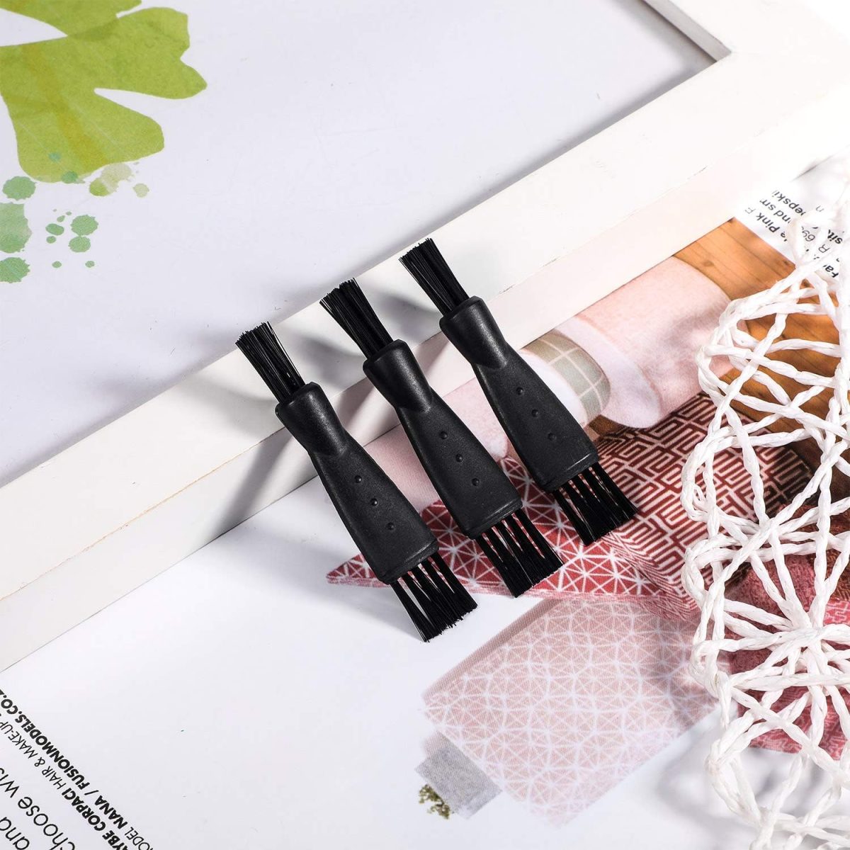 ⁦MAKINGTEC 8 Pieces Shaver Brush Razor, Cleaning Brush Electric Double Sided, Trimmer Shaver Brush Cleaner Set, Nylon Bristles PP Handle⁩ - الصورة ⁦5⁩