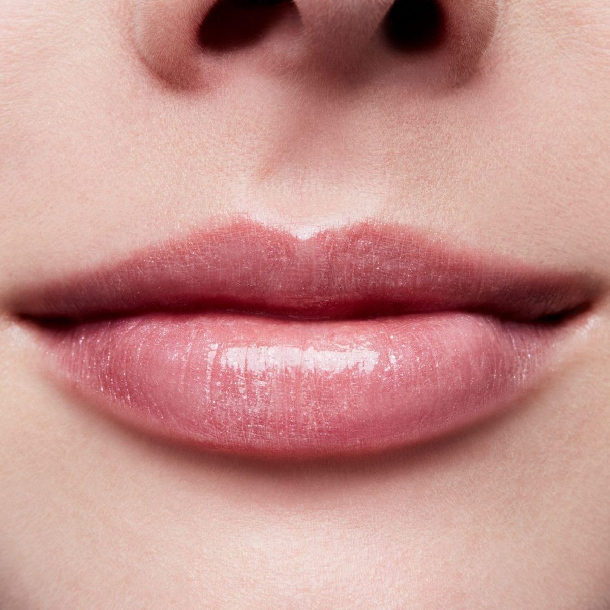 ⁦MAC - Lip Glass Lip Gloss - Dreamy 4.8g/0.17oz⁩ - الصورة ⁦3⁩