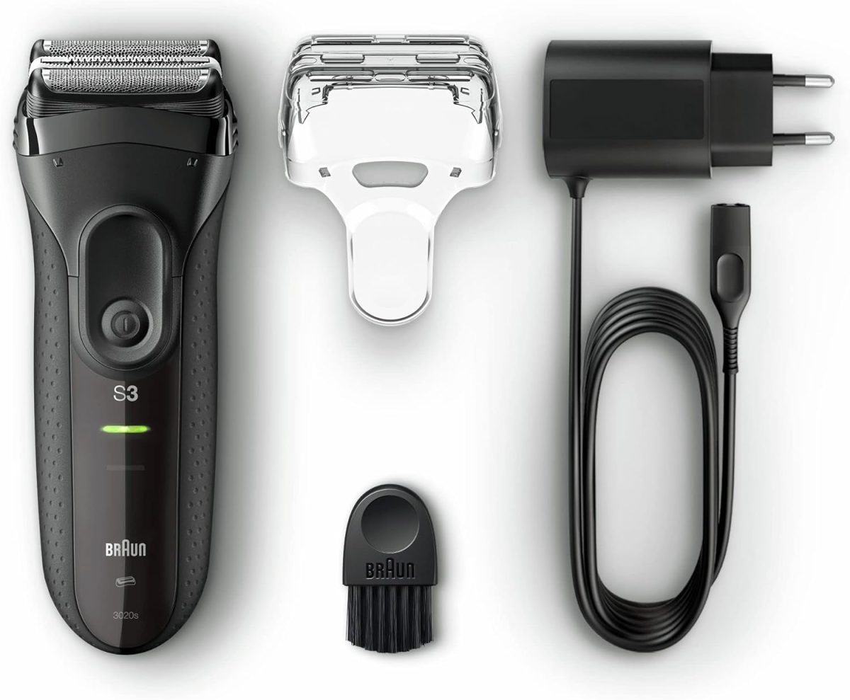 ⁦Braun Series 3 ProSkin Style & Shave Electric Shaver For Men With Precision Trimmer, Hair Clipper and 5 Combs, Wet & Dry, 100% Waterproof, 3010BT, Black/Blue Razor, Rated Which Great Value⁩ - الصورة ⁦3⁩