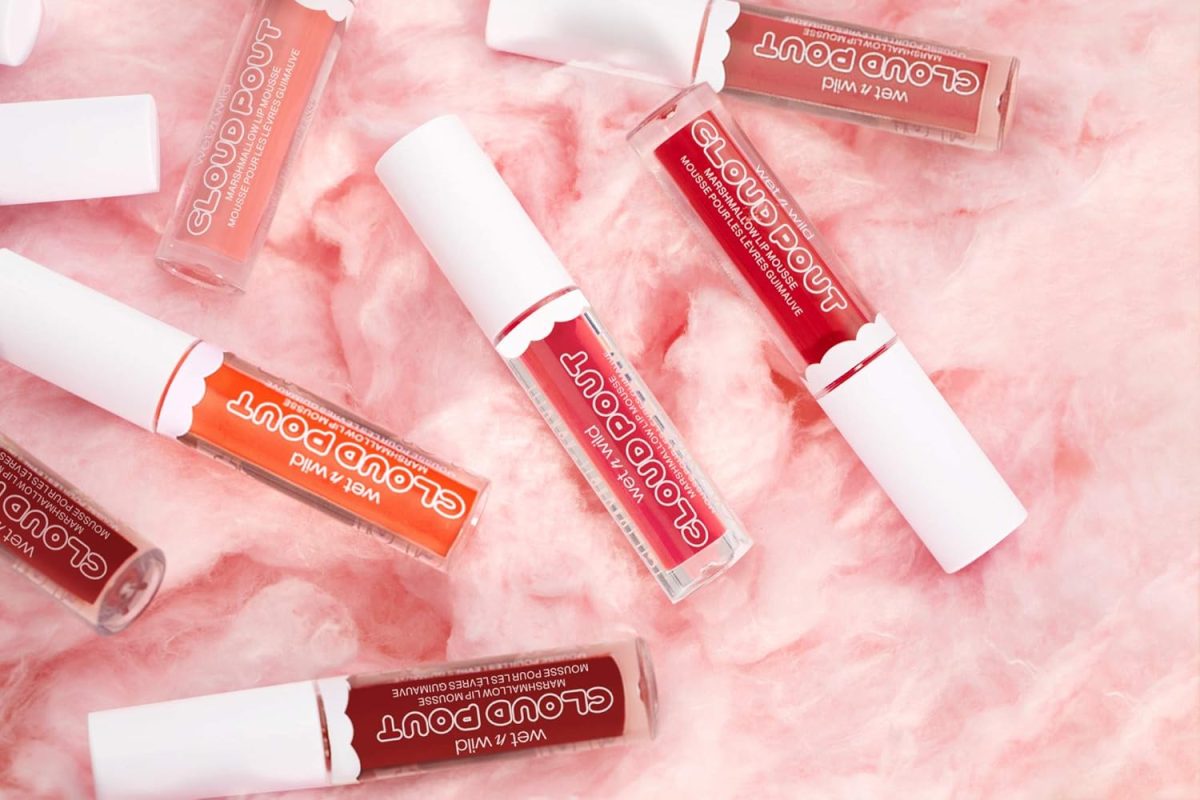 ⁦wet n wild Markwins, Cloud Pout Marshmallow Lip Mousse, Matte Liquid Lipstick, Non-Drying and Long-Lasting Formula, with Argan Oil, Avocado Oil and Vitamin E, Pour Some Suga On Me⁩ - الصورة ⁦7⁩