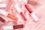 ⁦wet n wild Markwins, Cloud Pout Marshmallow Lip Mousse, Matte Liquid Lipstick, Non-Drying and Long-Lasting Formula, with Argan Oil, Avocado Oil and Vitamin E, Pour Some Suga On Me⁩ - الصورة ⁦7⁩