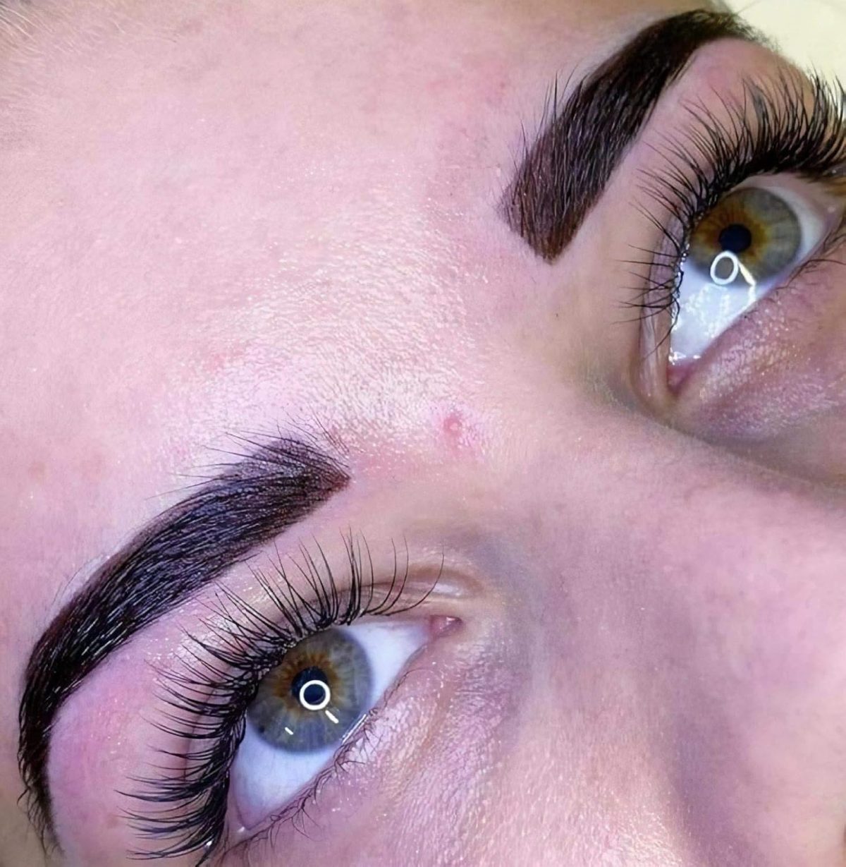 ⁦Demure Eyebrow and Eyelash Tint Kit, Up to 30 Applications, Up to 4 Weeks Lasting Effect, Lash and Brow Dye Kit with Keratin, Color Tint for Lashes and Brows (1.0 Black)⁩ - الصورة ⁦3⁩