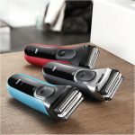 ⁦Braun Series 3 ProSkin Style & Shave Electric Shaver For Men With Precision Trimmer, Hair Clipper and 5 Combs, Wet & Dry, 100% Waterproof, 3010BT, Black/Blue Razor, Rated Which Great Value⁩ - الصورة ⁦2⁩