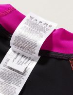 ⁦Speedo Girl's Camiseta Ajustada Essential Rash Guard Shirt⁩ - الصورة ⁦6⁩