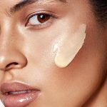 ⁦Azonee Color Changing Liquid Foundation for Mature Skin - Full Coverage, All Day Flawless, Long-Lasting Makeup Base (Ivory)⁩ - الصورة ⁦2⁩