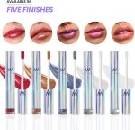 ⁦Wonderskin Wonder Blading Top Gloss - Glitter Red Lip Gloss, Moisturizing Lip Makeup with High Gloss Finish (Glitter Red)⁩ - الصورة ⁦7⁩