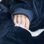 ⁦YFFS Hoodie Blanket Sweatshirt for Women and Men, Super Warm and Cozy Big Wearable Blanket Hoodie, Thick Flannel Blanket with Sleeves and Giant Pocket⁩ - الصورة ⁦5⁩