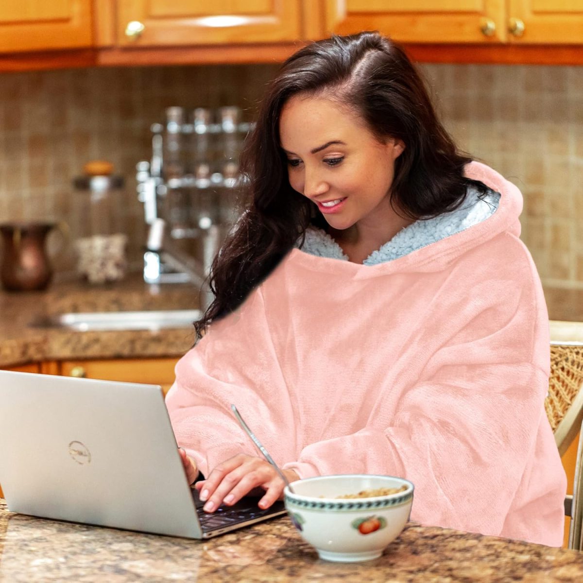 ⁦Nightbex® Original Blanket Hoodie - Oversized Super Soft Hoodie Blanket with Fleece - Wearable Comfy Hooded Sweatshirt for Men, Women & Children | One Size fits All⁩ - الصورة ⁦5⁩