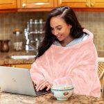 ⁦Nightbex® Original Blanket Hoodie - Oversized Super Soft Hoodie Blanket with Fleece - Wearable Comfy Hooded Sweatshirt for Men, Women & Children | One Size fits All⁩ - الصورة ⁦5⁩