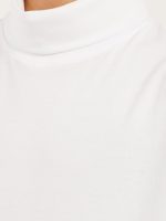 ⁦Styli Boys Solid High-Neck T-Shirt With Patch Detail⁩ - الصورة ⁦4⁩