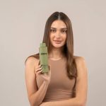 ⁦Clara Clarifying Shampoo with Vitamin Complex, Sulphate-Free, Vegan Formula, 300ml⁩ - الصورة ⁦3⁩