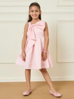 ⁦Styli Girls Bow Front Detail Asymmetrical Neck Pleated A-Line Dress⁩ - الصورة ⁦2⁩