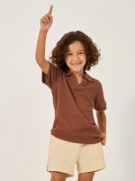 ⁦Styli Boys Textured Knit Regular Fit Polo Neck T-Shirt⁩ - الصورة ⁦4⁩