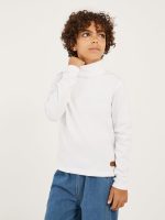 ⁦Styli Boys Solid High-Neck T-Shirt With Patch Detail⁩ - الصورة ⁦2⁩