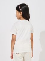 ⁦Styli Girls Heart Graphic Print Cotton T-Shirt⁩ - الصورة ⁦5⁩