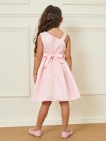 ⁦Styli Girls Bow Front Detail Asymmetrical Neck Pleated A-Line Dress⁩ - الصورة ⁦5⁩