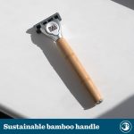 ⁦Bulldog Skincare - Sensitive Bamboo Razor for Men + Extra Blade for Shaving⁩ - الصورة ⁦6⁩