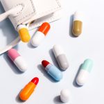 ⁦DEROL SWETIYOU Pill Capsules, 16 Pcs Mini Matte Lipstick Set, Cute Waterproof Long Lasting Velvet Capsule Lipstick⁩ - الصورة ⁦6⁩