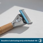 ⁦Bulldog Skincare - Sensitive Bamboo Razor for Men + Extra Blade for Shaving⁩ - الصورة ⁦5⁩