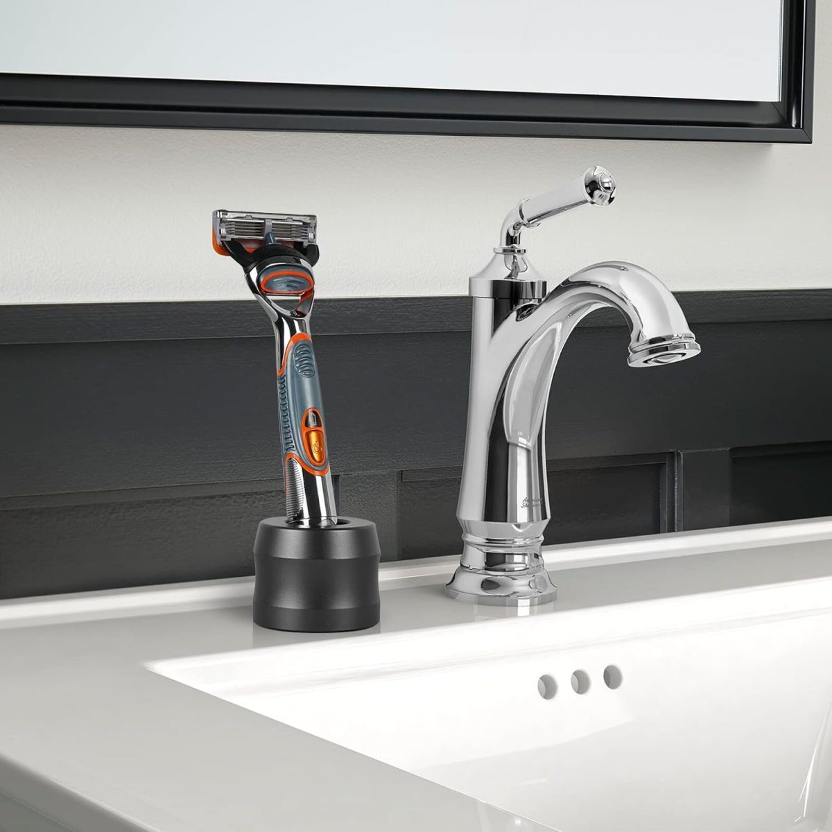 ⁦Linkidea 2 Pack Electric Power Razor Stand, Opening Dia 0.86" (22mm) Aluminum Alloy Men's Shaving Stand for Bathroom Countertops, Compatible with Heated Razor (Dark Grey)⁩ - الصورة ⁦5⁩