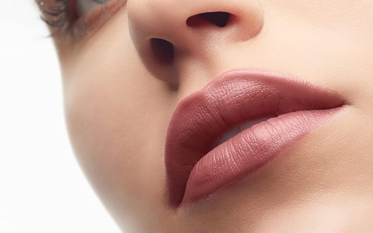 ⁦Pupa Milano Petalips Soft Matt Lipstick - Lightweight And Imperceptible - Provides Color With Buildable Intensity - Combines Comfort Of A Balm With A Matte Finish - 003 Aquatic Nymphaea - 0.123 Oz⁩ - الصورة ⁦3⁩