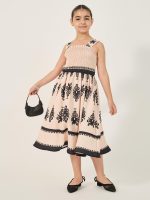 ⁦Styli Girls All-Over Print Strappy Dress With Smocked Detail⁩ - الصورة ⁦2⁩
