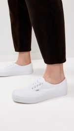 ⁦Vans Unisex Authentic(tm) Core Classics Trainers⁩ - الصورة ⁦3⁩