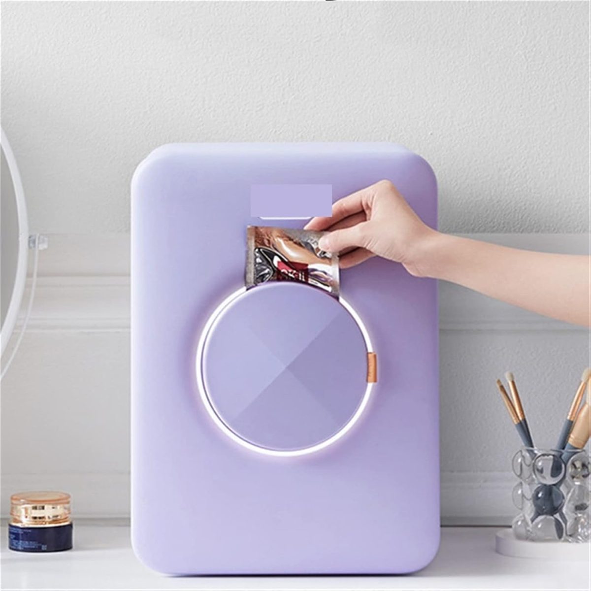⁦DDCVFREE Mini fridge 18L Portable Makeup Fridge Refrigerator Freezer Cooler Warmer For Home Use Storing Skincare Cosmetic Food Drink⁩ - الصورة ⁦3⁩