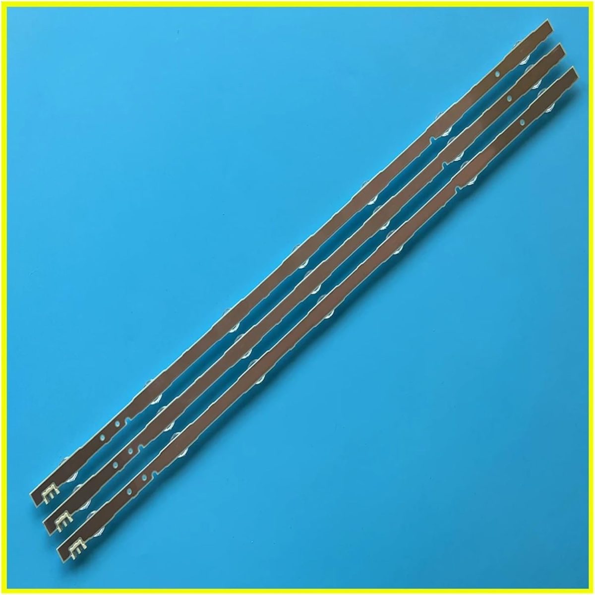 ⁦LED Array Bars for Sam/s.ung D4GE-320DC0-R2 D4GE-320DC0-R3 2014SVS32HD 32 inches TV Backlight LED Strip Light For Mat/ri.x Lamps Bands (Color : 5 Sets - 15 Pieces)⁩ - الصورة ⁦4⁩